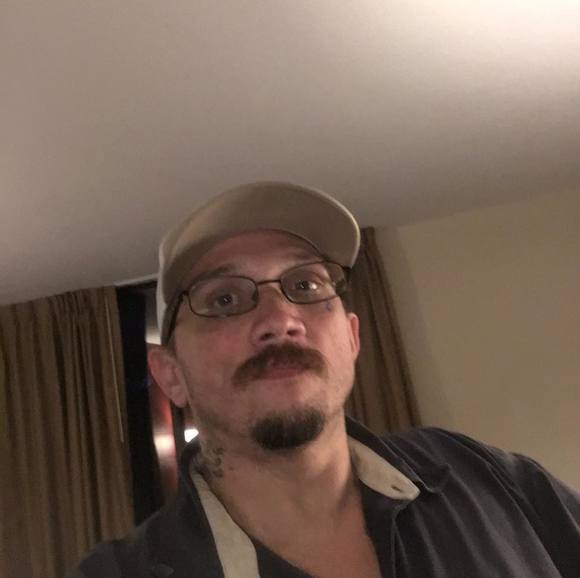 Meet your Posher, Chris - Picture 1 of 1